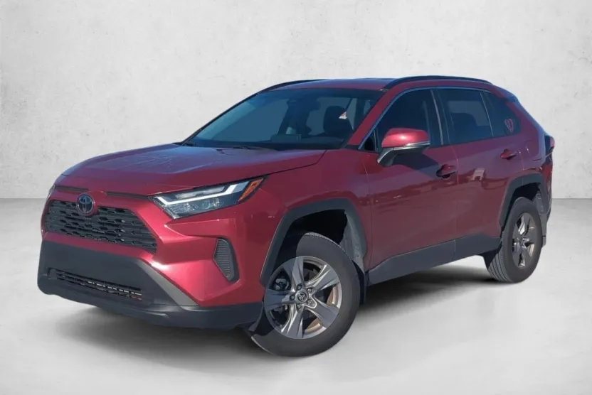 2025 Toyota RAV4 XLE photo 1