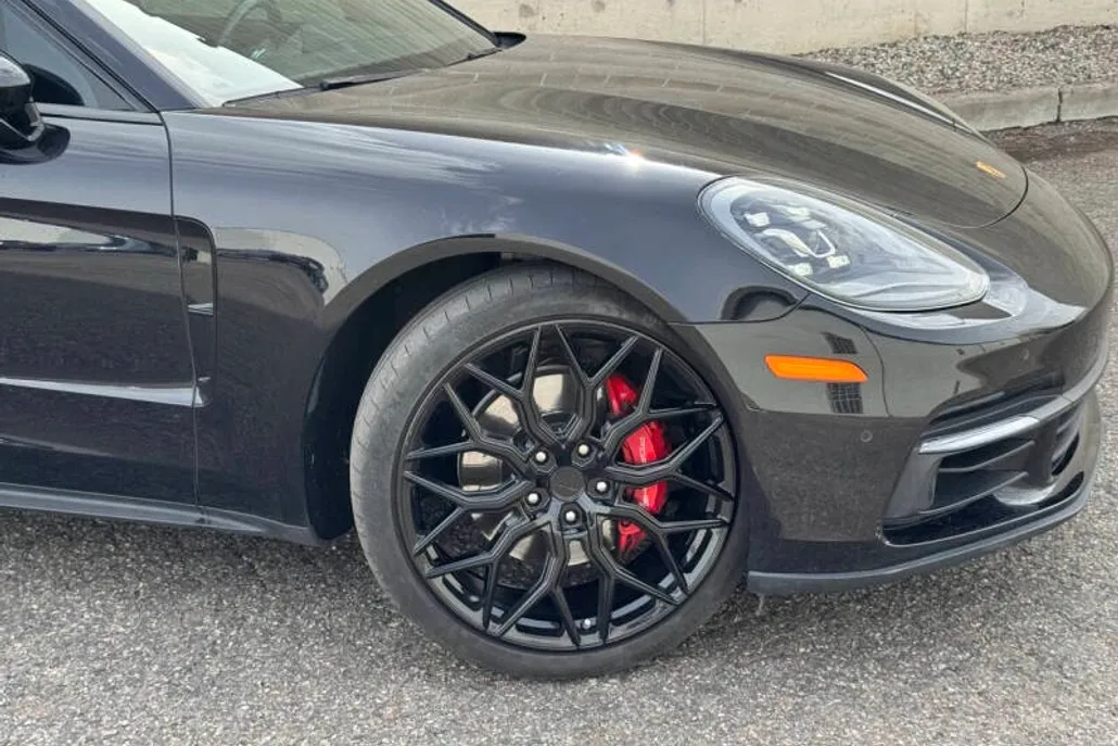 2017 Porsche Panamera 4S photo 1