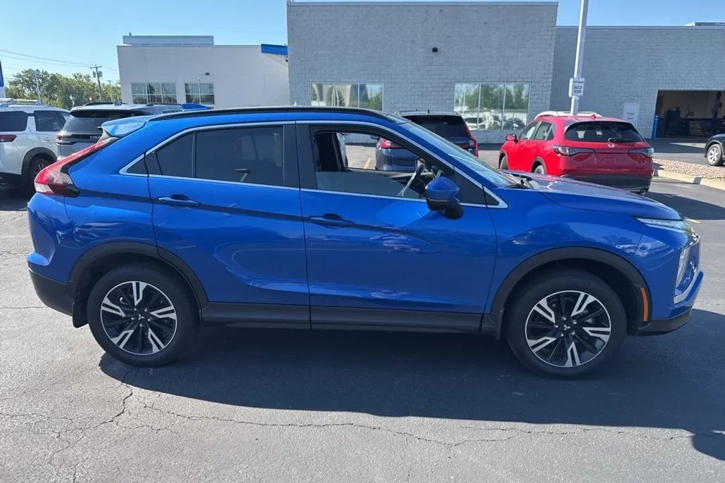 2024 Mitsubishi Eclipse Cross SE photo 1