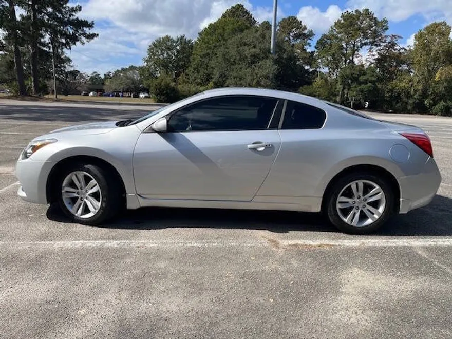 2011 Nissan Altima 2.5 S photo 1