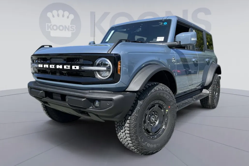 2025 Ford Bronco Outer Banks photo 1