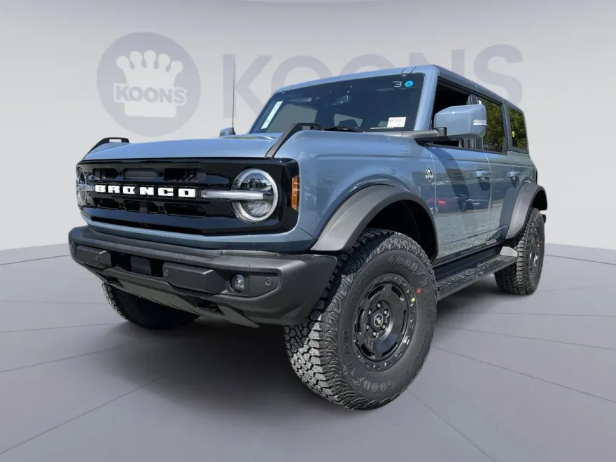 2025 Ford Bronco Outer Banks photo 1