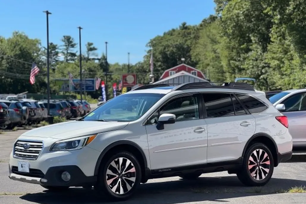 2016 Subaru Outback 3.6R Limited photo 1