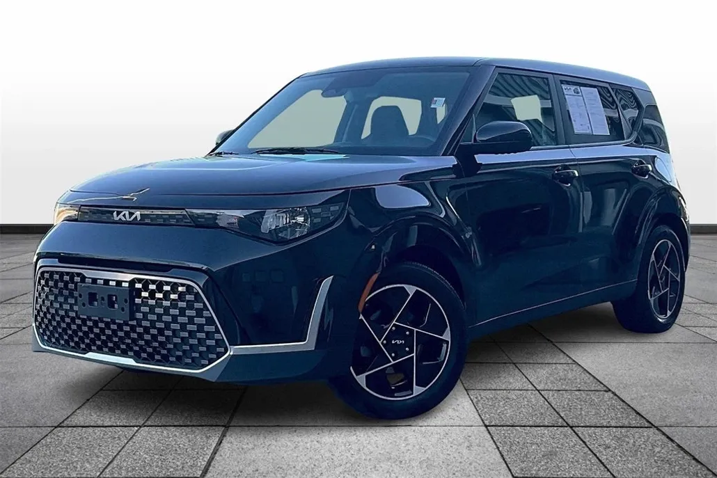 2023 Kia Soul EX photo 1