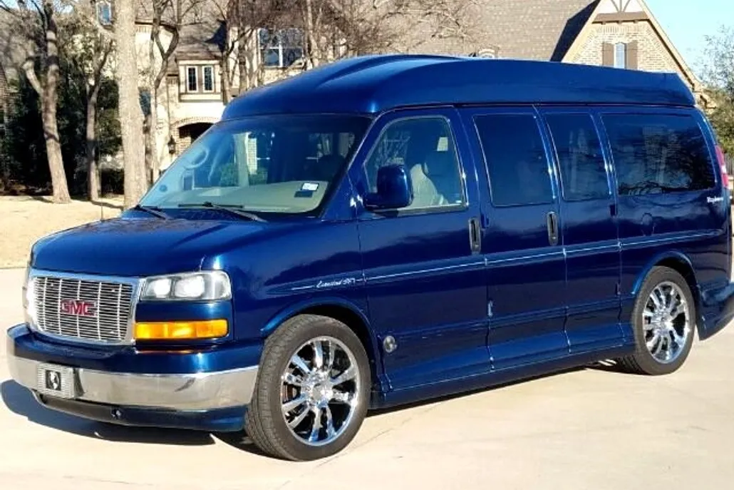2004 Gmc Savana 1500 photo 1