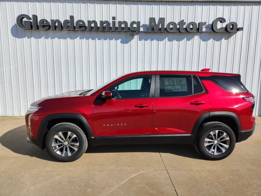 2025 Chevrolet Equinox LT photo 1