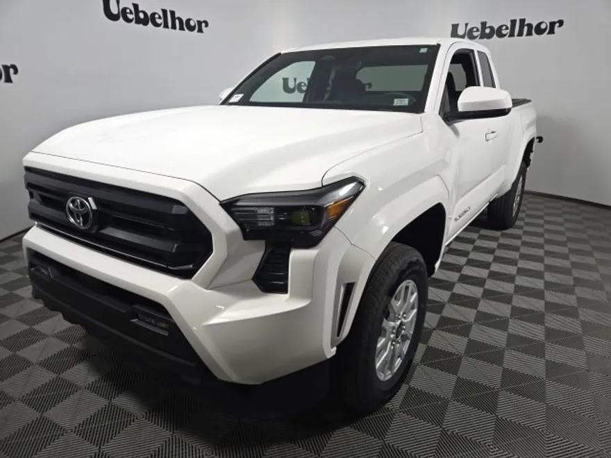 2025 Toyota Tacoma SR5 XtraCab photo 1
