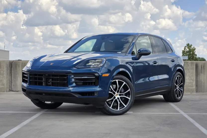 2025 Porsche Cayenne photo 1