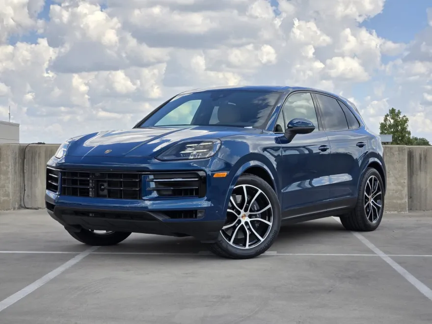 2025 Porsche Cayenne photo 1