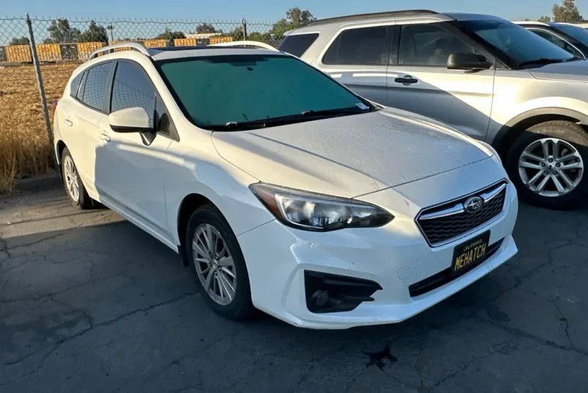 2018 Subaru Impreza Premium photo 1