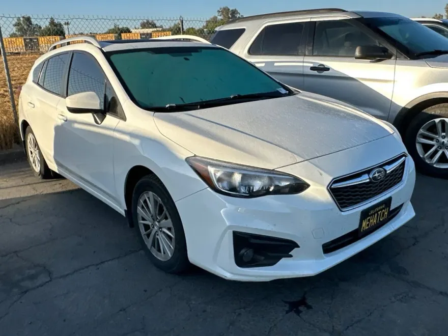 2018 Subaru Impreza Premium photo 1