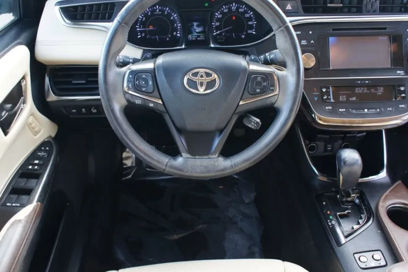 2013 Toyota Avalon XLE Touring photo 1