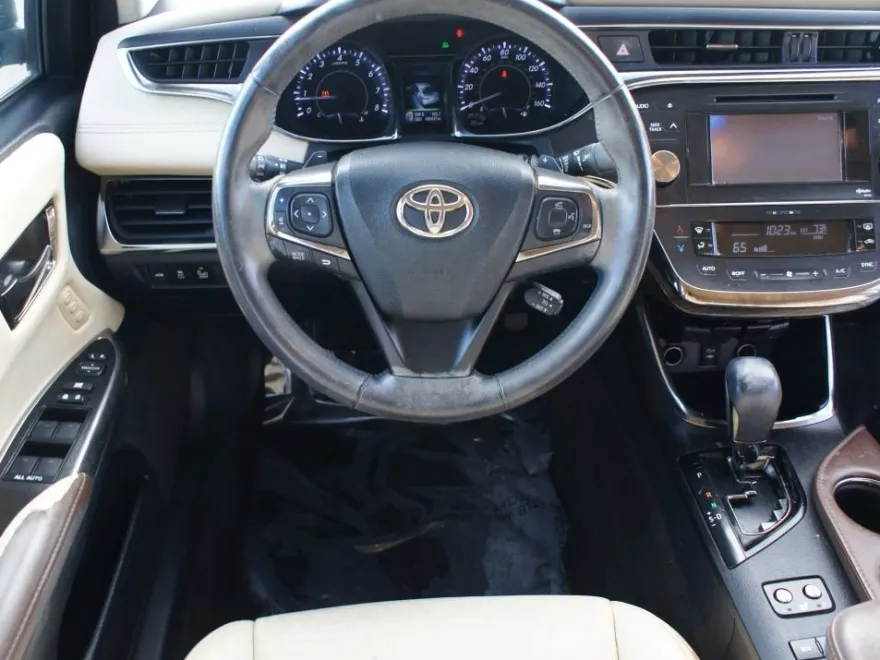 2013 Toyota Avalon XLE Touring photo 1