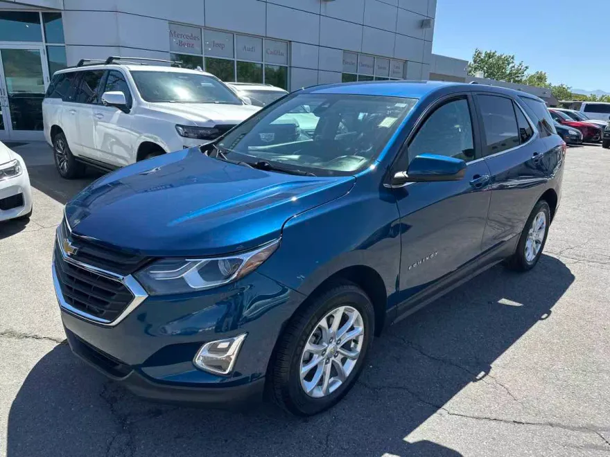 2021 Chevrolet Equinox LT photo 1