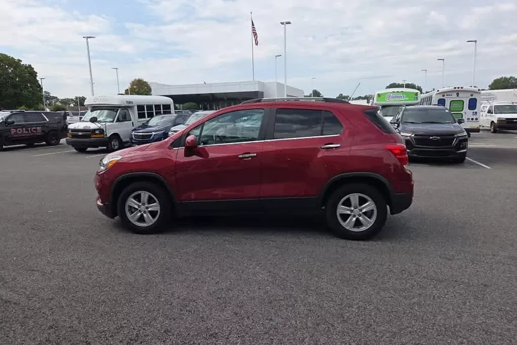 2019 Chevrolet Trax LT photo 1