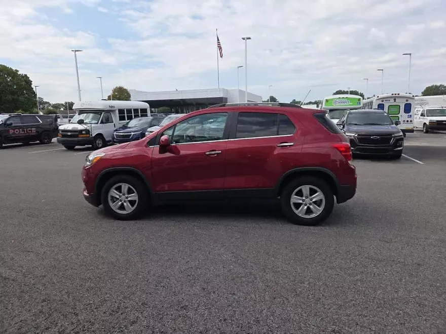 2019 Chevrolet Trax LT photo 1