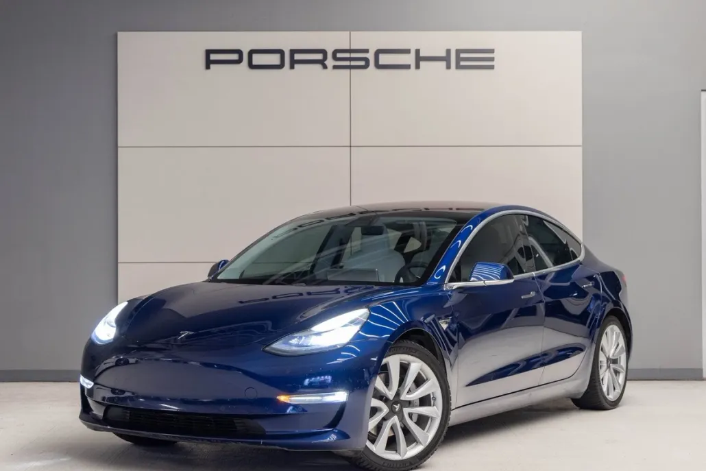 2018 Tesla Model 3 Long Range photo 1