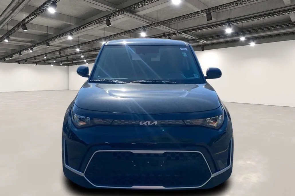 2024 Kia Soul LX photo 1