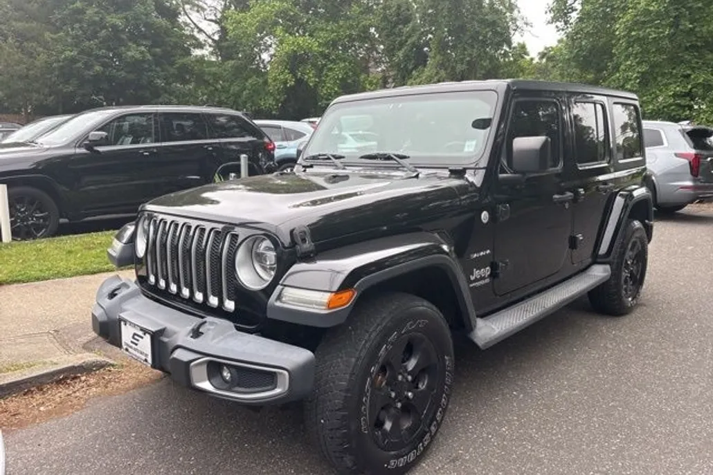 2018 Jeep Wrangler Unlimited Sahara photo 1