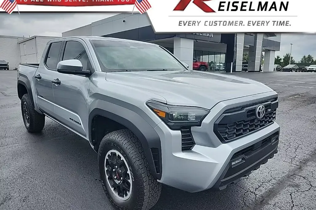 2025 Toyota Tacoma 4x4 SR photo 1