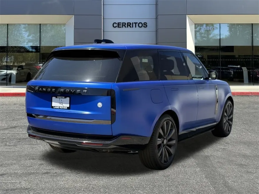 2025 Land Rover Range Rover SV photo 1