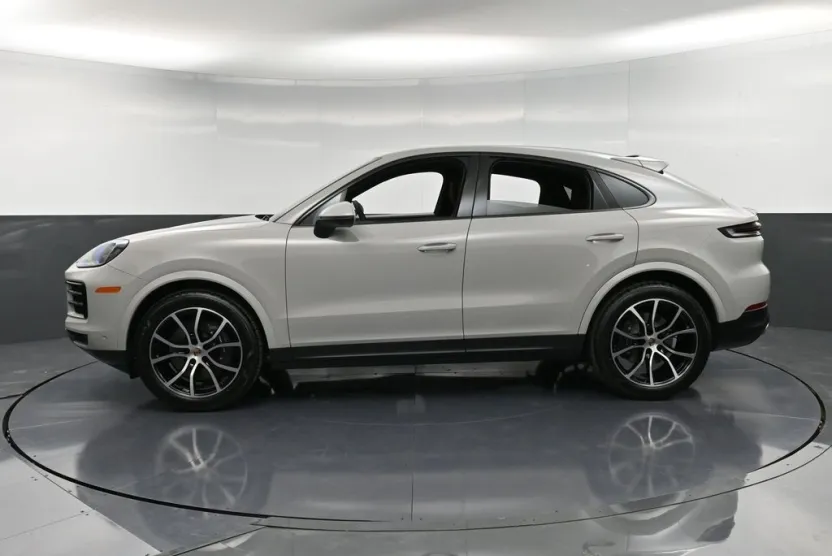 2026 Porsche Cayenne Coupe photo 1