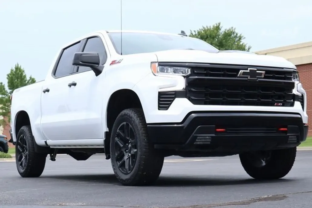 2025 Chevrolet Silverado 1500 LT Trail Boss photo 1