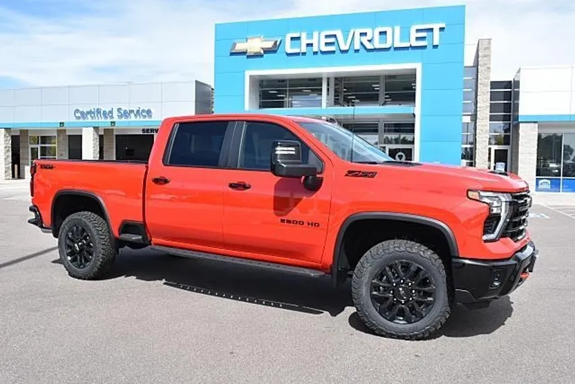 2026 Chevrolet Silverado 2500HD LT photo 1