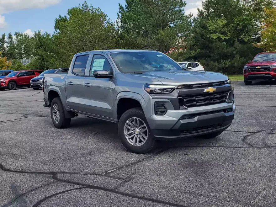2026 Chevrolet Colorado LT photo 1