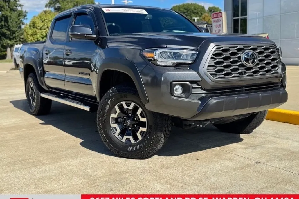 2023 Toyota Tacoma TRD V6 photo 1