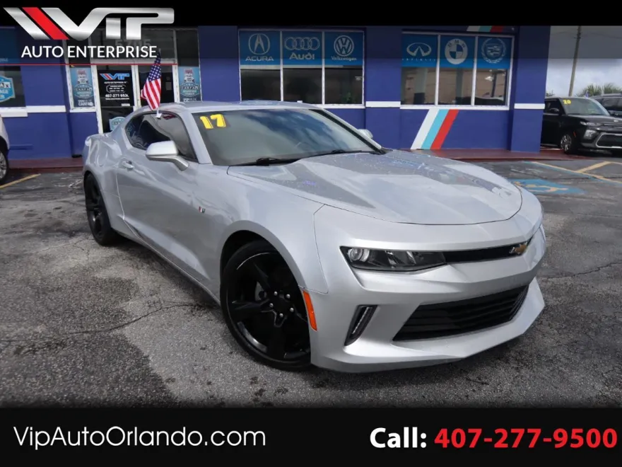 2017 Chevrolet Camaro 1LT photo 1