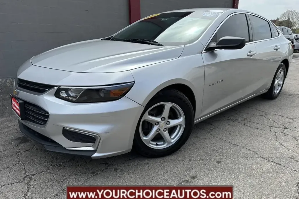 2016 Chevrolet Malibu LS photo 1