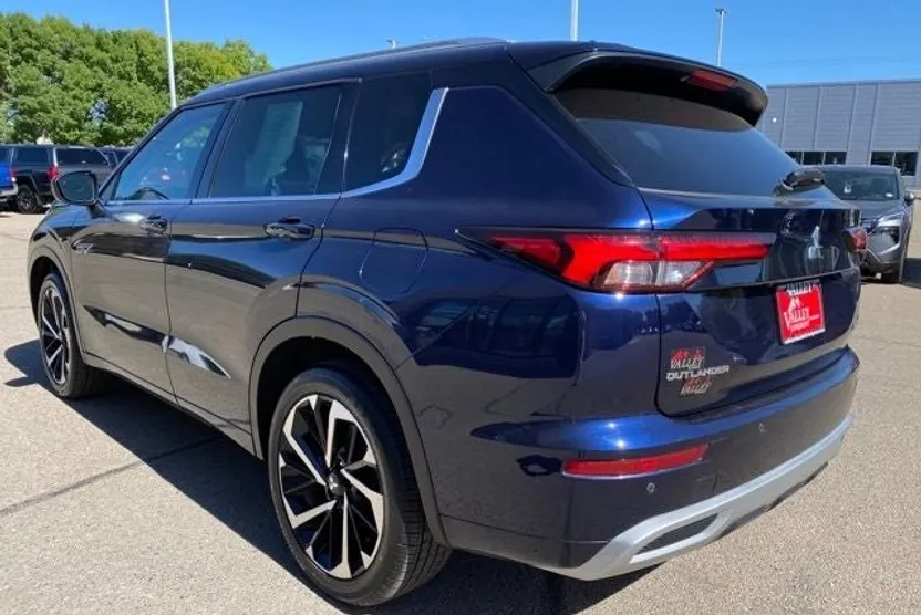 2023 Mitsubishi Outlander PHEV photo 1