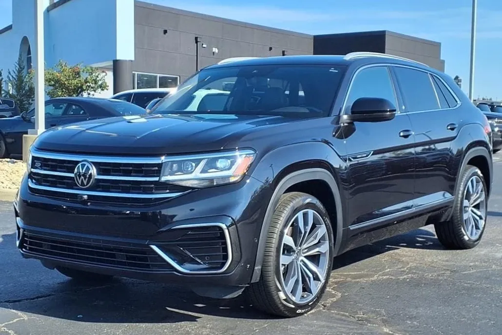 2022 Volkswagen Atlas Cross Sport V6 SEL Premium R-Line photo 1