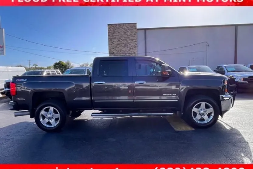 2015 Chevrolet Silverado 2500HD LTZ photo 1