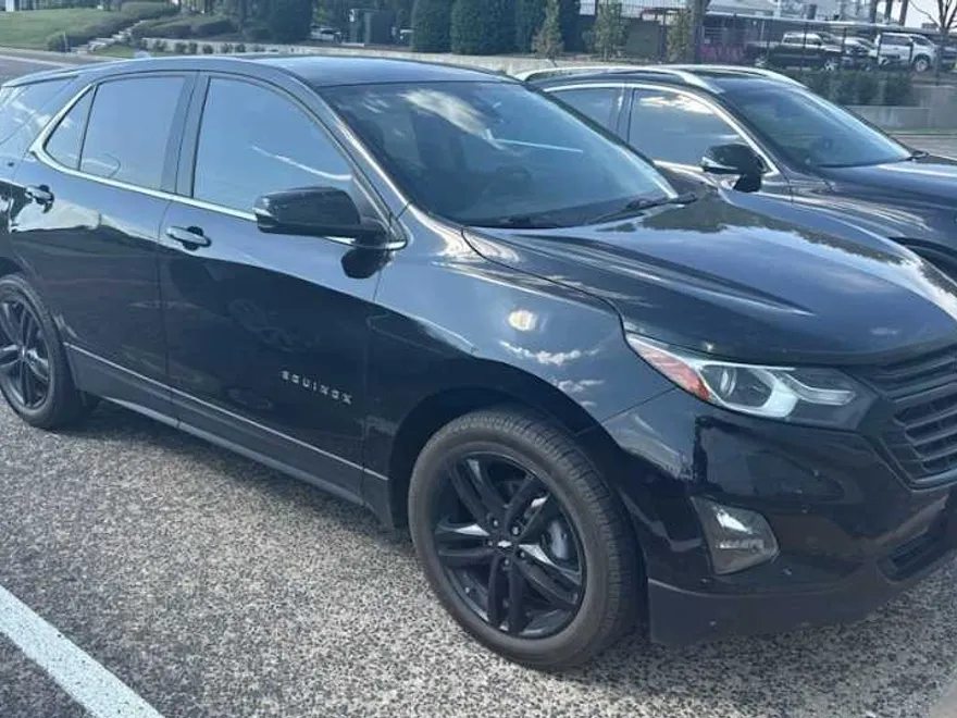 2020 Chevrolet Equinox LT photo 1