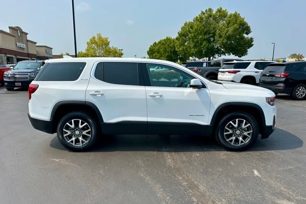 2023 Gmc Acadia SLE photo 1