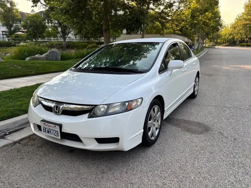 2010 Honda Civic LX photo 1