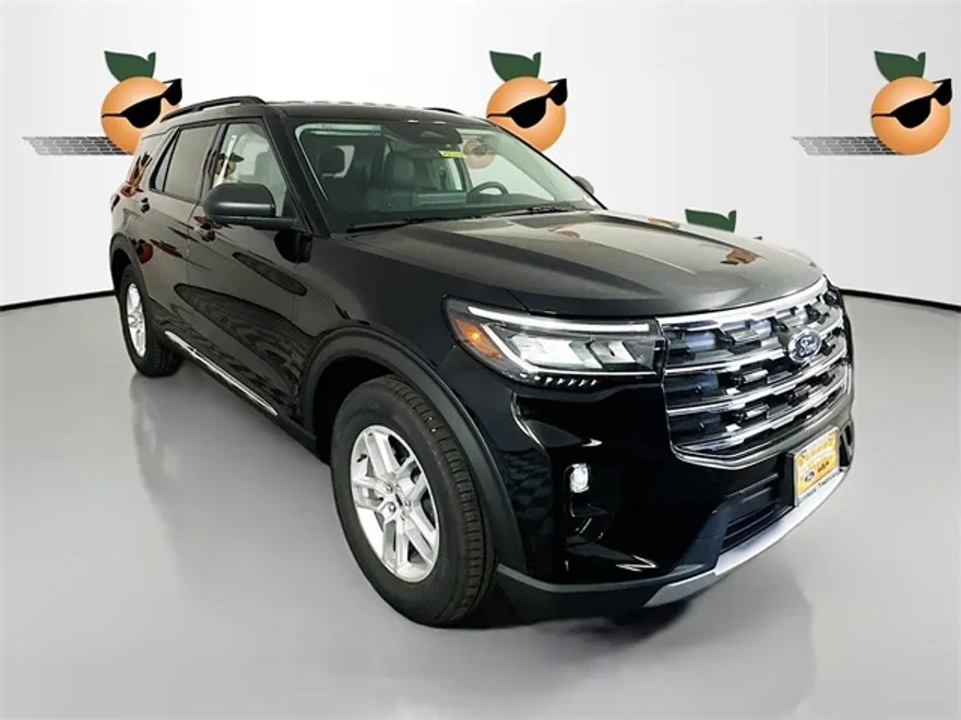 2025 Ford Explorer photo 1