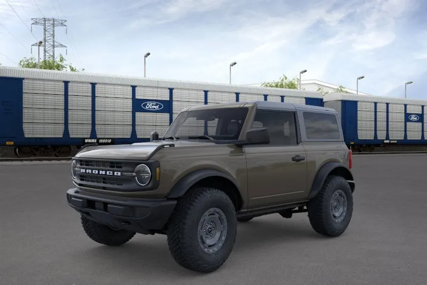 2025 Ford Bronco Base photo 1
