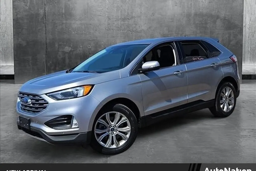 2022 Ford Edge Titanium photo 1