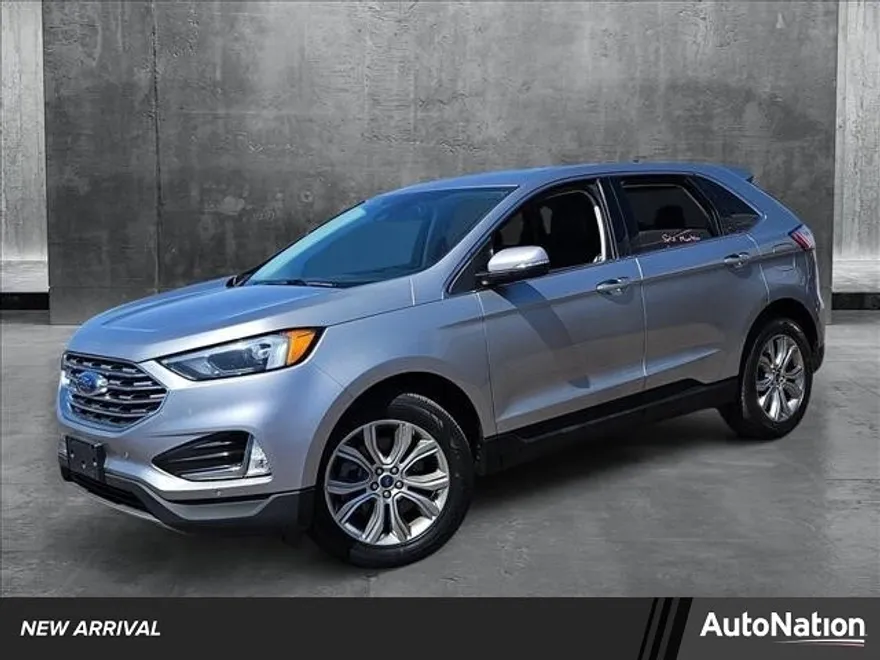 2022 Ford Edge Titanium photo 1