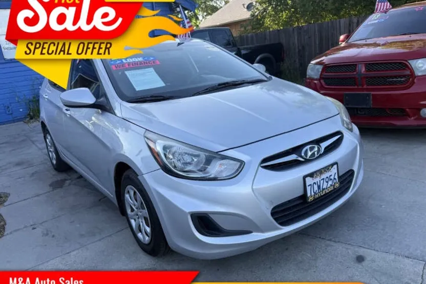 2013 Hyundai Accent GS photo 1