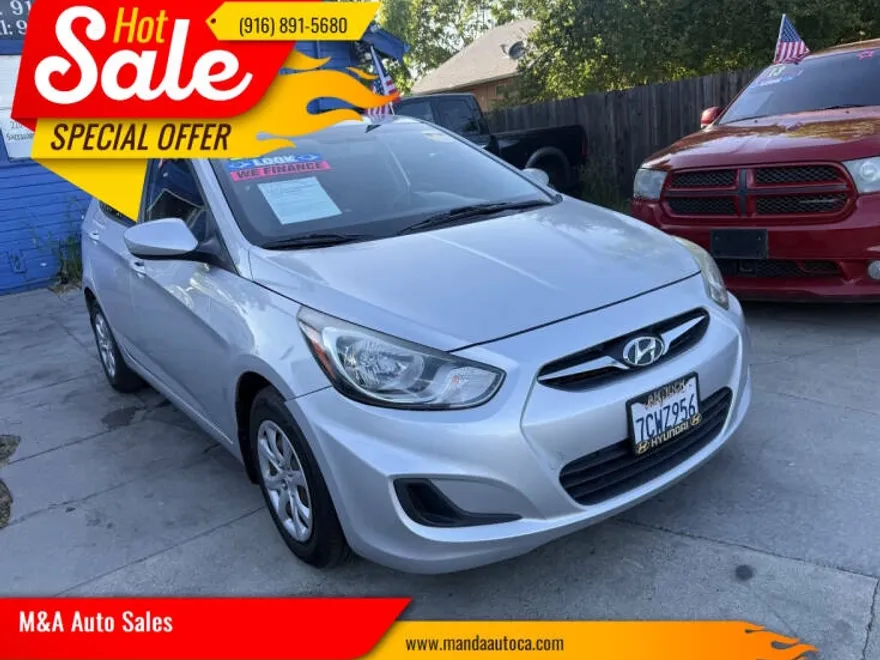 2013 Hyundai Accent GS photo 1