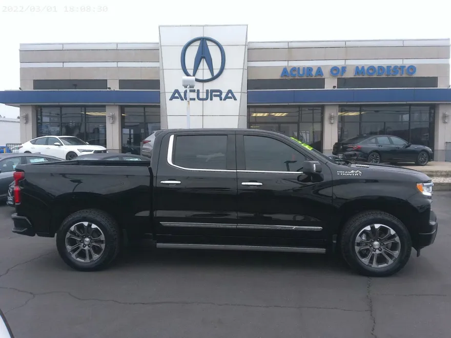2023 Chevrolet Silverado 1500 High Country photo 1