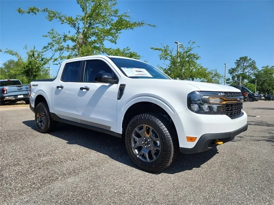 2024 Ford Maverick XLT photo 1
