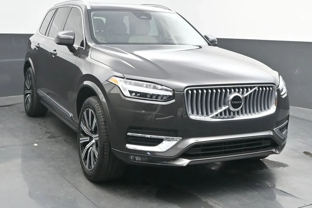 2024 Volvo XC90 B5 Core photo 1