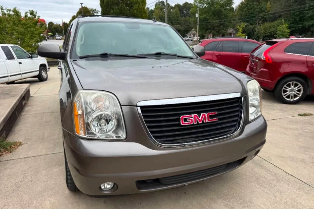 2012 Gmc Yukon SLT photo 1