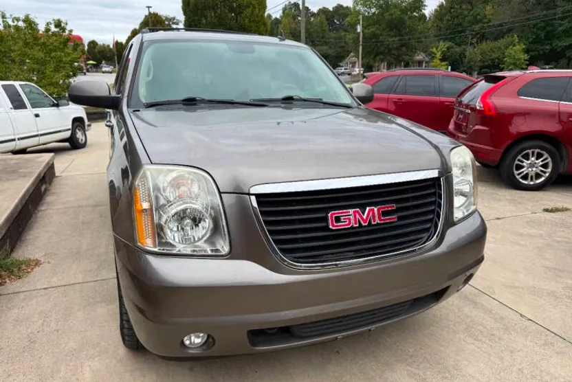 2012 Gmc Yukon SLT photo 1