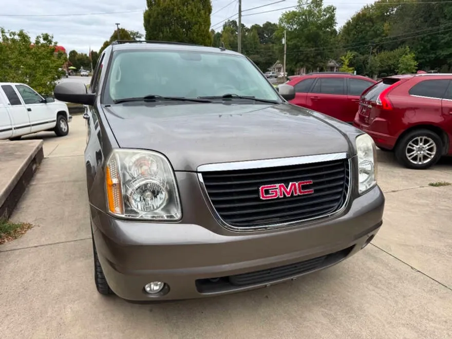 2012 Gmc Yukon SLT photo 1